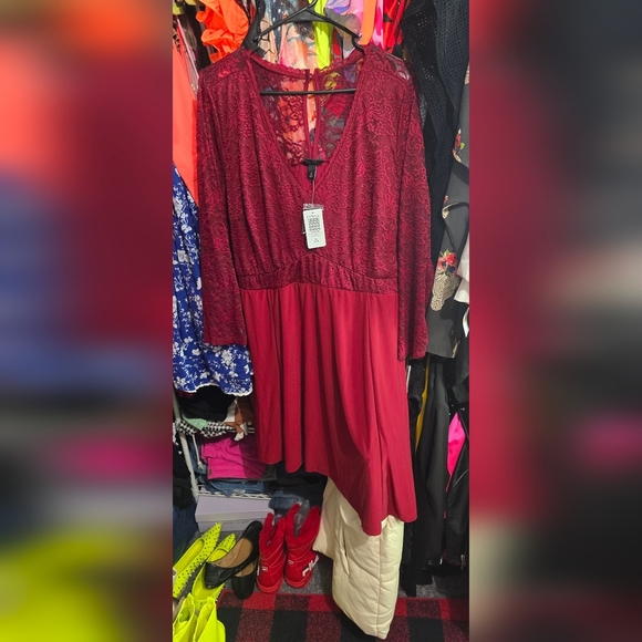 🍁🍂NWT TORRID 2X At The Knee Studio Knit Lace Sleeve Fit N Flare Dress - Picture 2 of 5